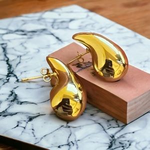 Small chunky gold earrings